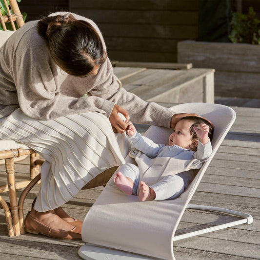 バウンサーBliss 3Dジャージー ライトベージュ/ ベビービョルン