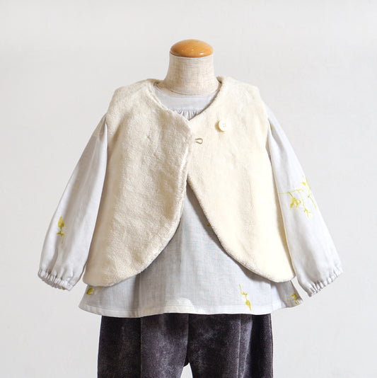 オーガニックコットンリバーシブルファーベスト キナリ 新生児-90cm頃まで