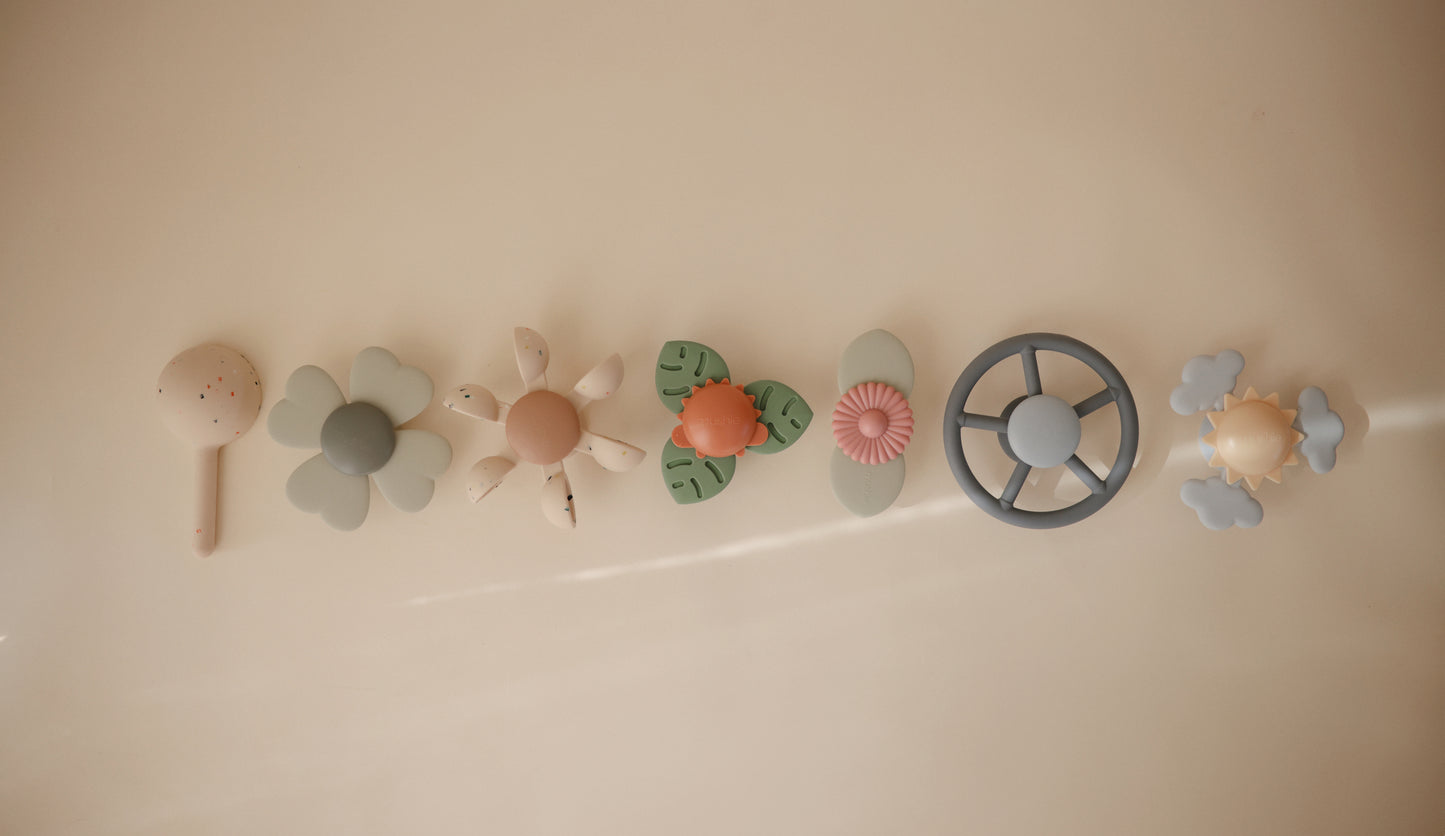 スピナートイ Wheel / mushie 知育玩具