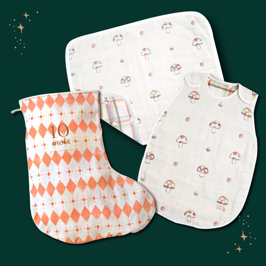 サンタのくつ下ギフトセット スリーパー・ミニケット シャンピニオン ドゥ / 名入れ刺繍可