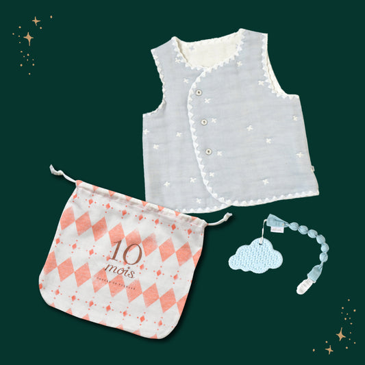 クリスマス巾着ギフトセット ちょっき・歯固め パウダーブルー  / 名入れ刺繍可