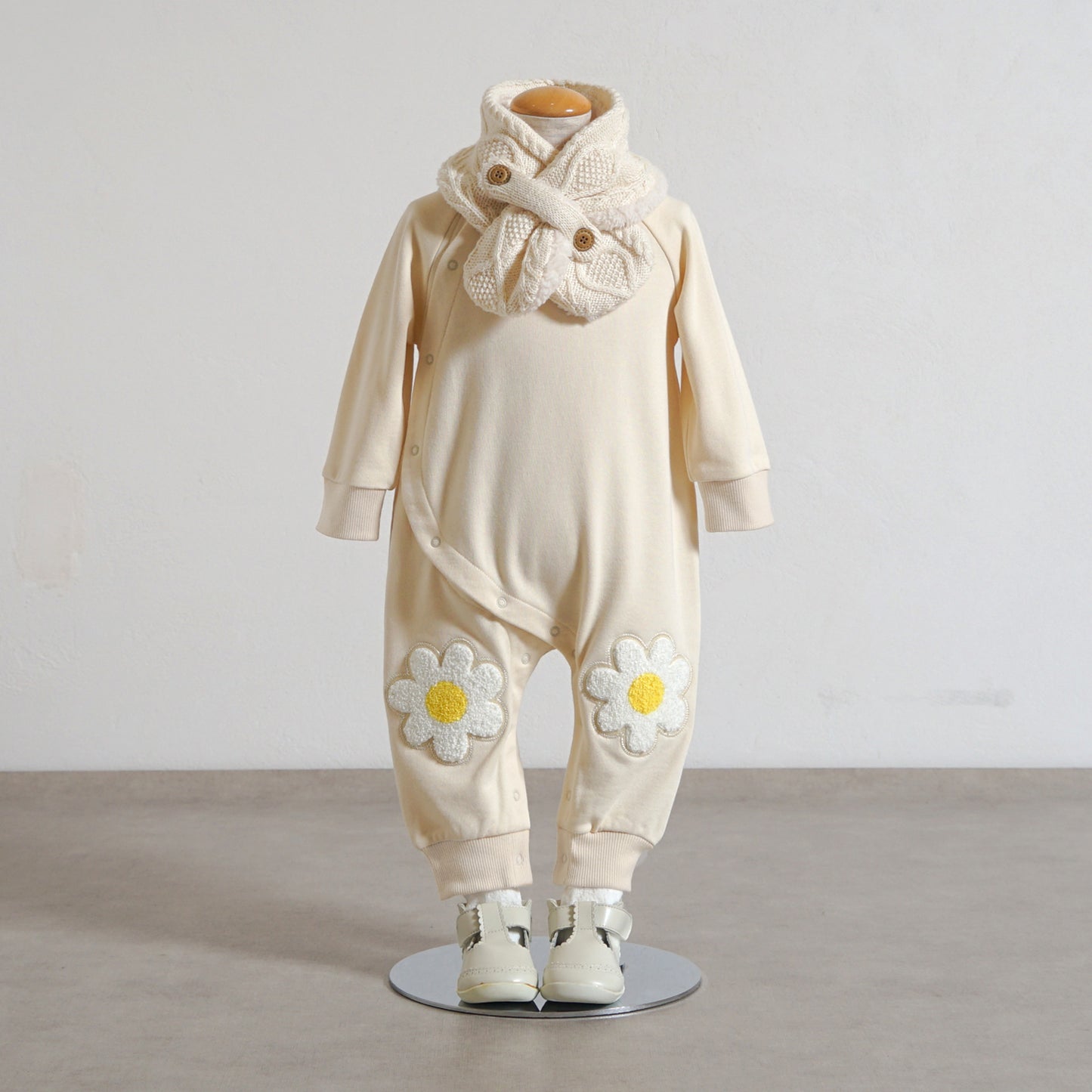 お花ワッペン裏毛ロンパース アイボリー 70・80cm