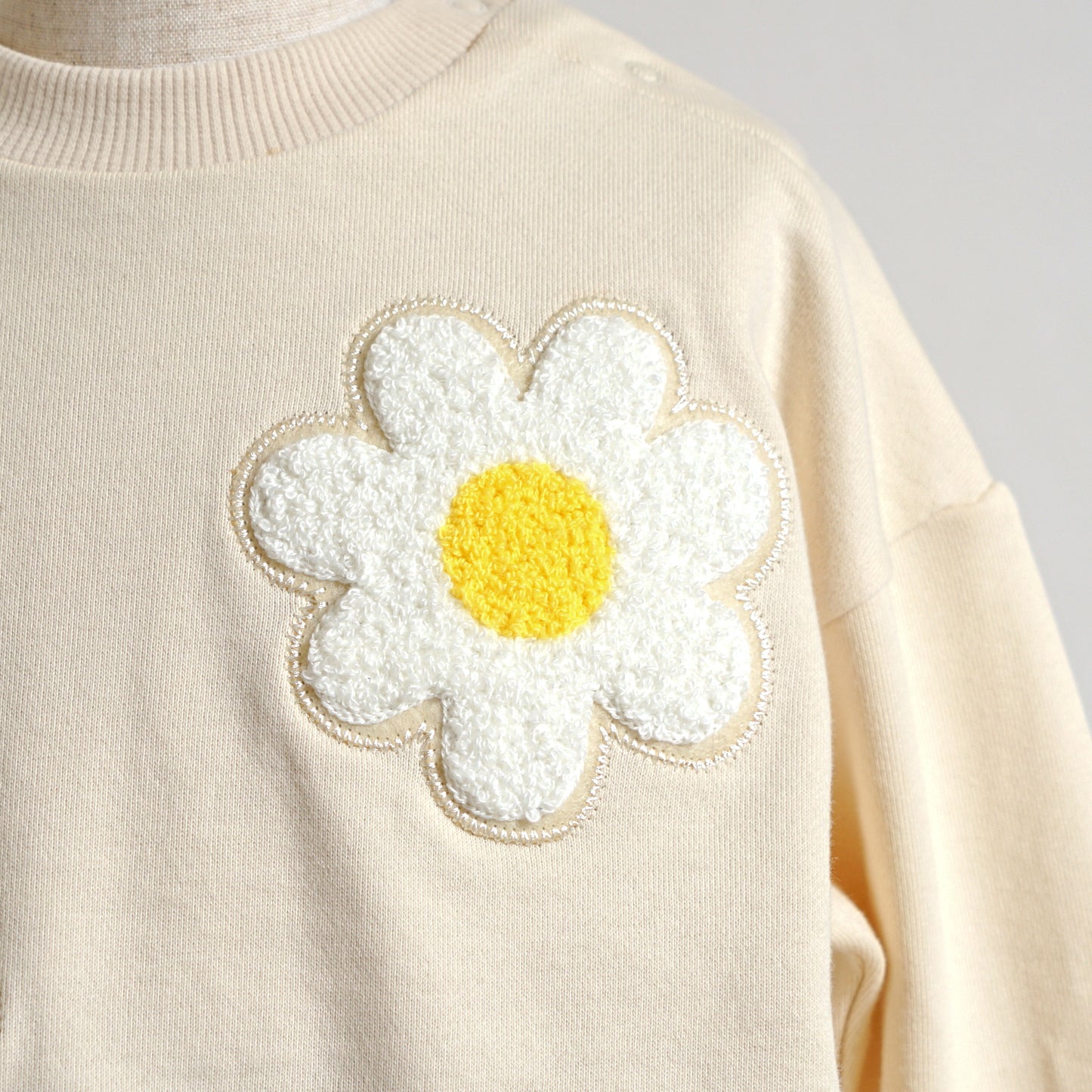 お花ワッペン裏毛トレーナー アイボリー 80・90・100・110cm