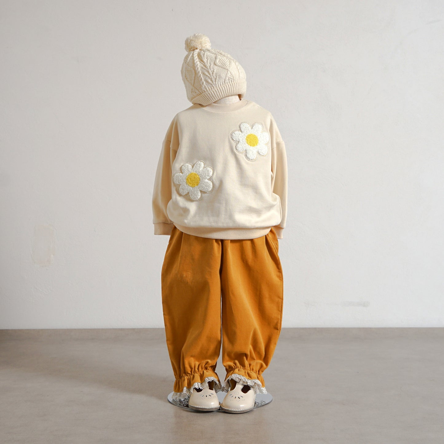 お花ワッペン裏毛トレーナー アイボリー 80・90・100・110cm