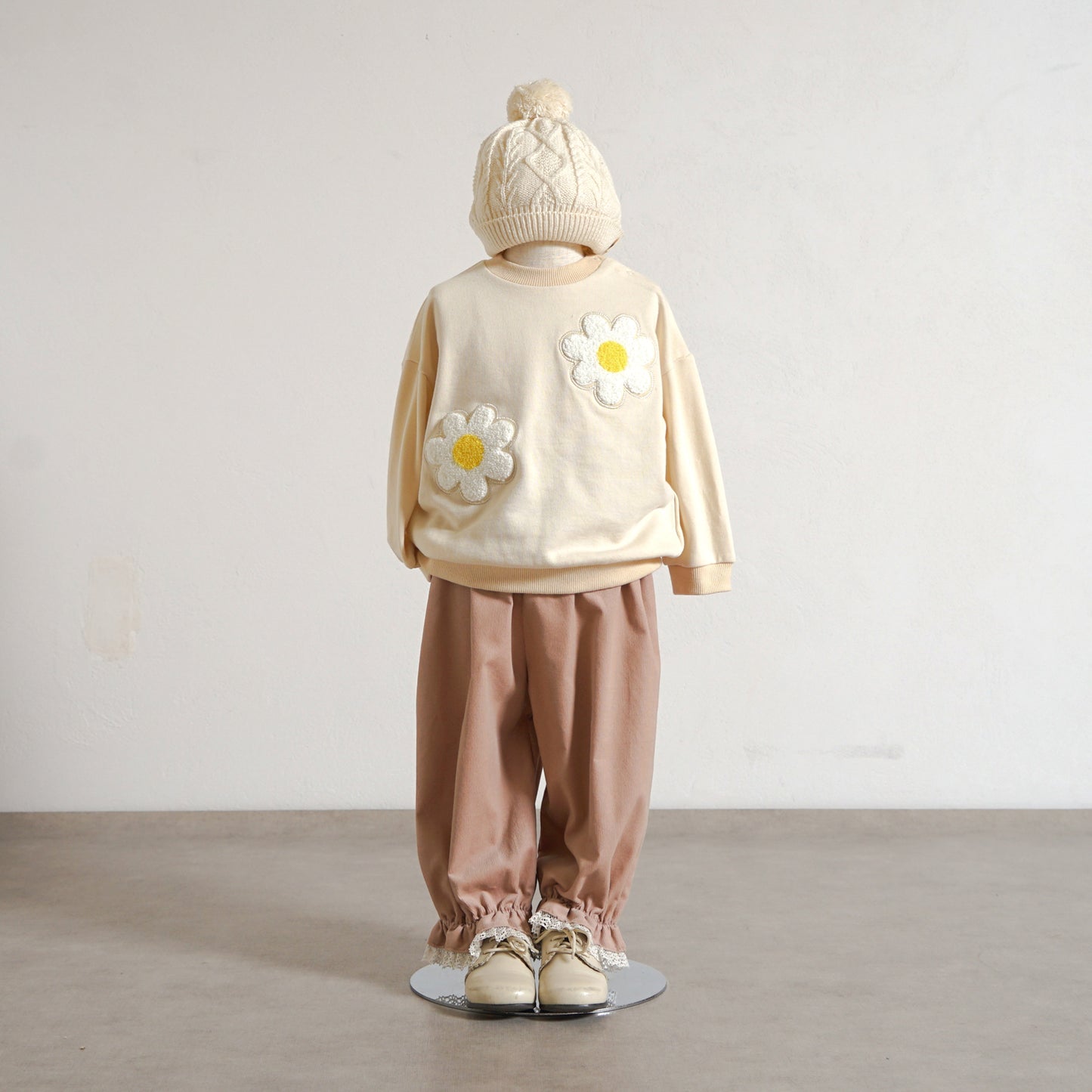 お花ワッペン裏毛トレーナー アイボリー 80・90・100・110cm