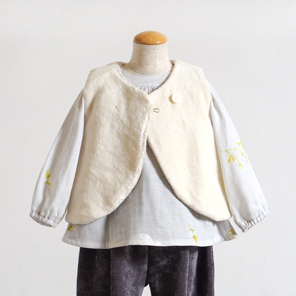 オーガニックコットンリバーシブルファーベスト キナリ 新生児-90cm頃まで