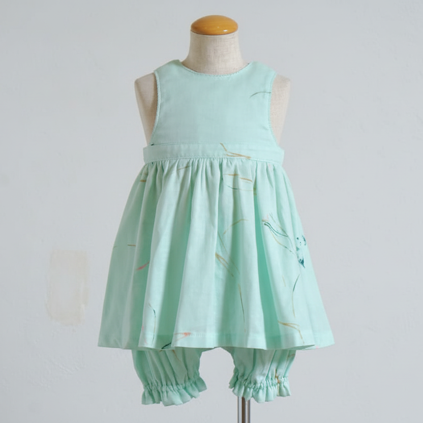 エプロンワンピース ライトグリーン 70-90・80-100cm