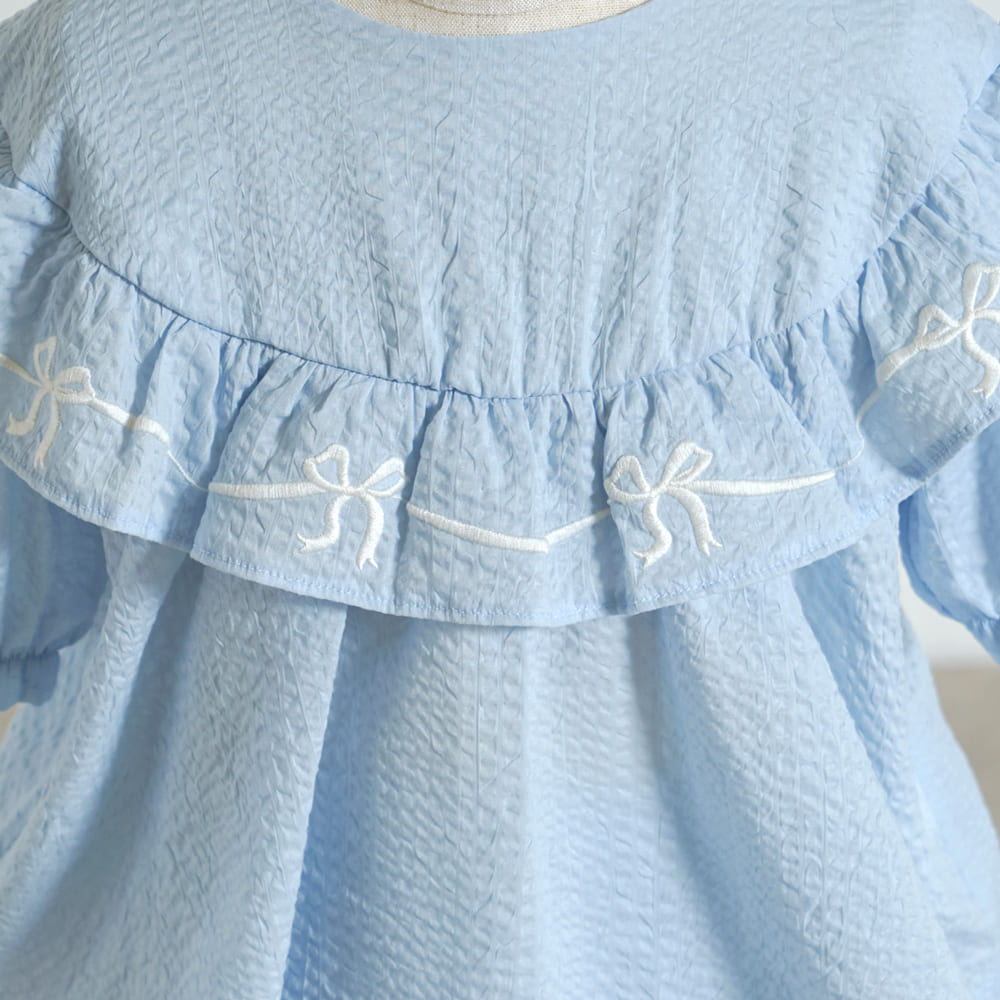 リボン刺繍フリルブラウス ライトブルー 80・90・100・110cm