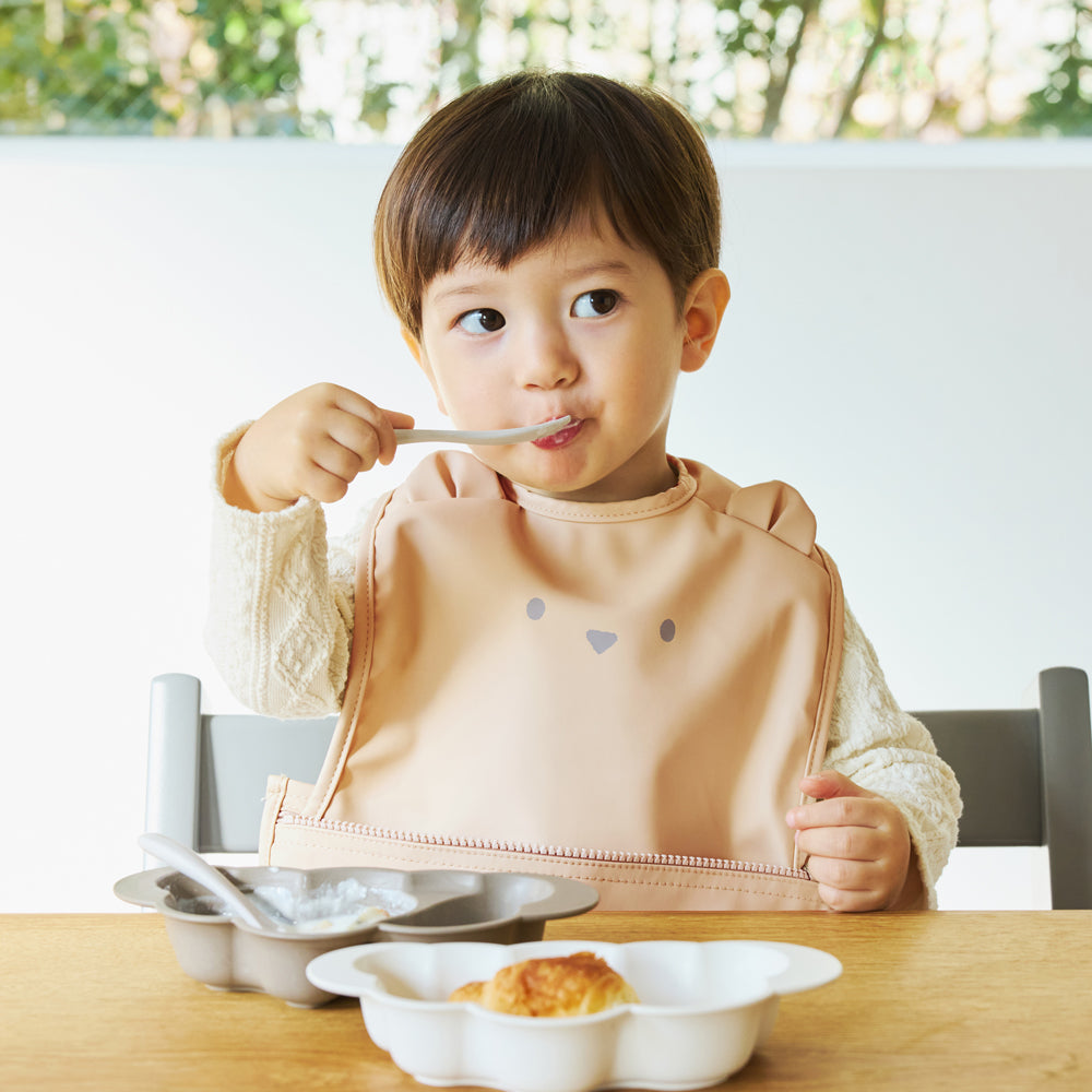 お食事ポーチロン 袖なし くまベージュ