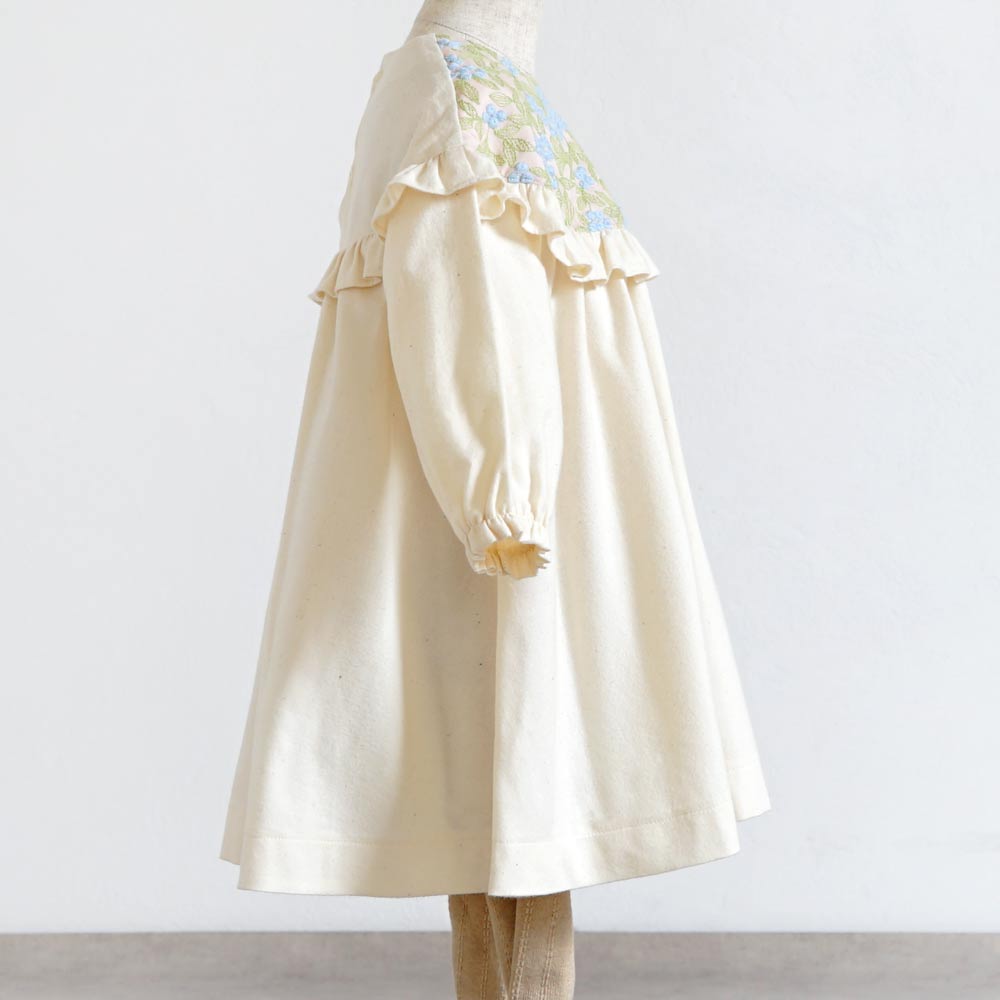 木の実刺繍ワンピース アイボリー 80・90・100・110cm