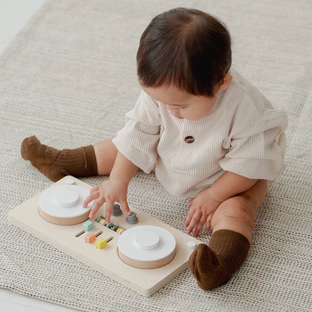 Little DJ / おもちゃ　木製玩具