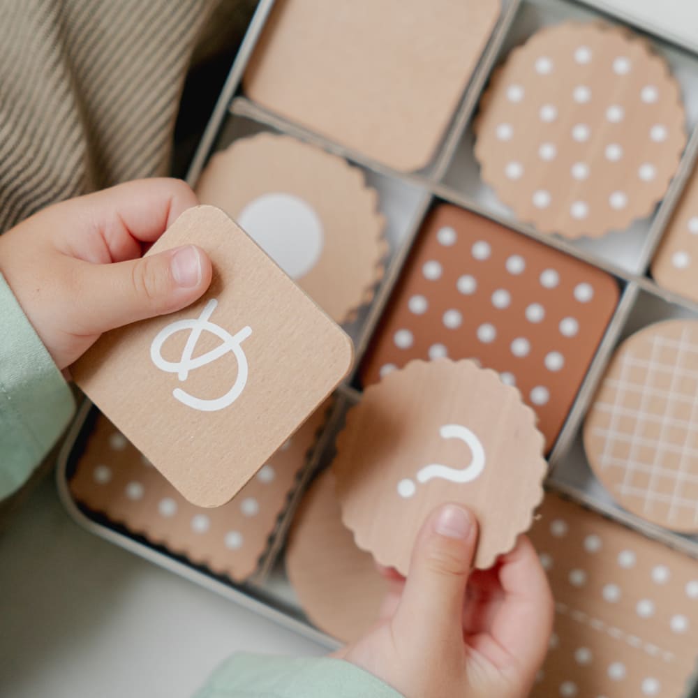 ひらがな Biscuit / 木のおもちゃ　木製玩具