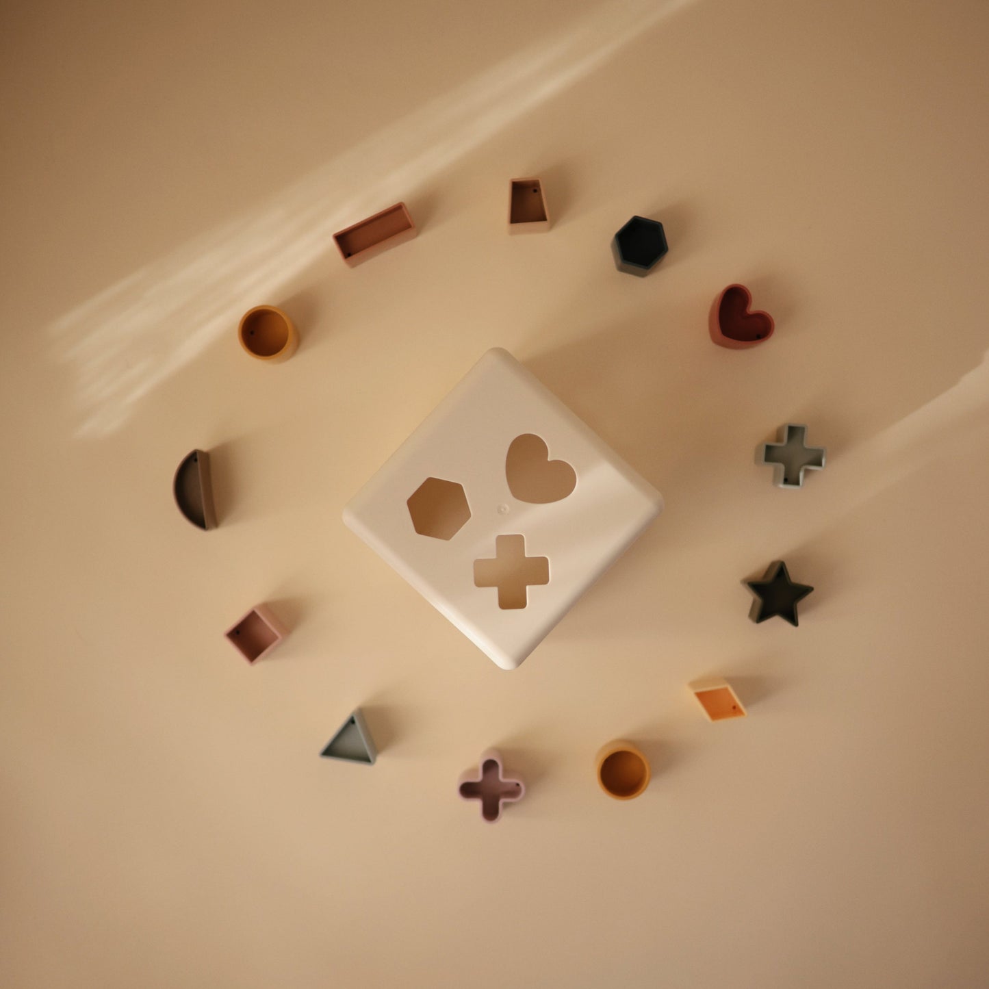 シェイプソーティングボックス 型はめパズル / mushie