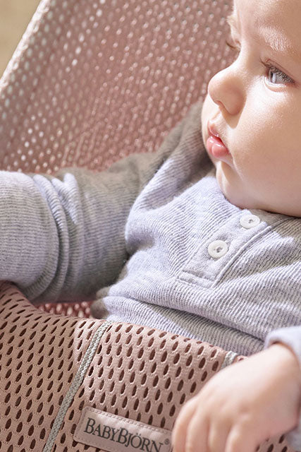 バウンサーBliss メッシュAir ダスティピンク / ベビービョルン