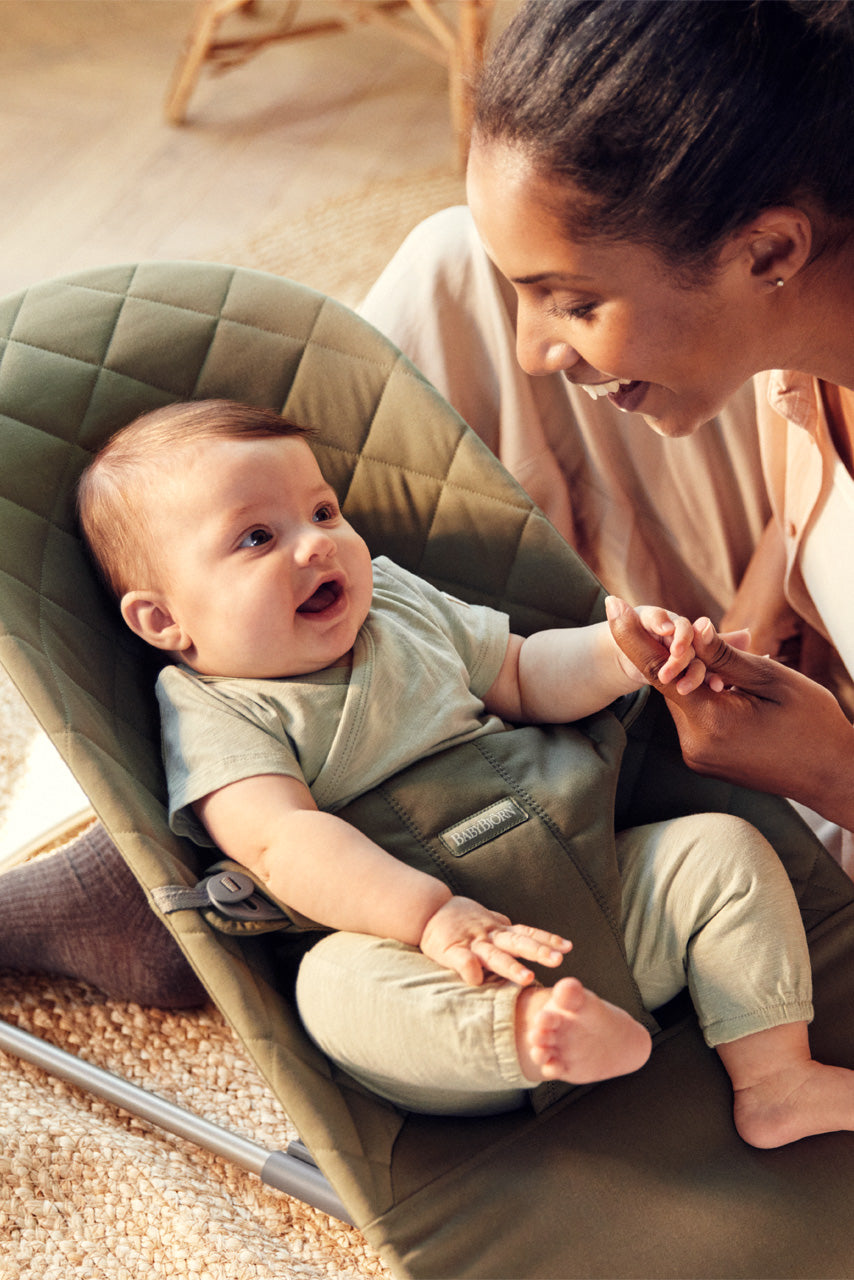 バウンサーBliss ウーブン ダークグリーン / ベビービョルン