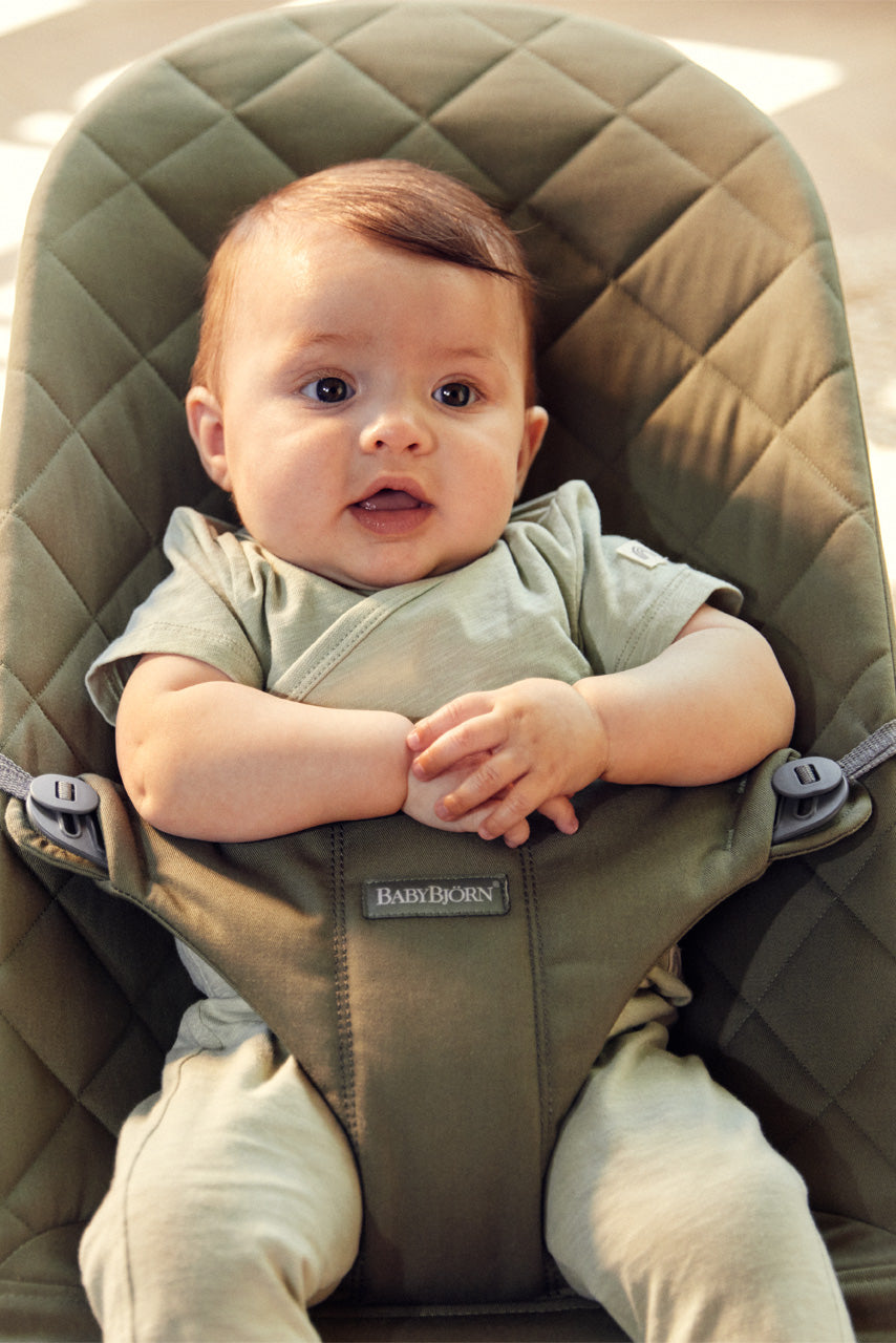 バウンサーBliss ウーブン ダークグリーン / ベビービョルン