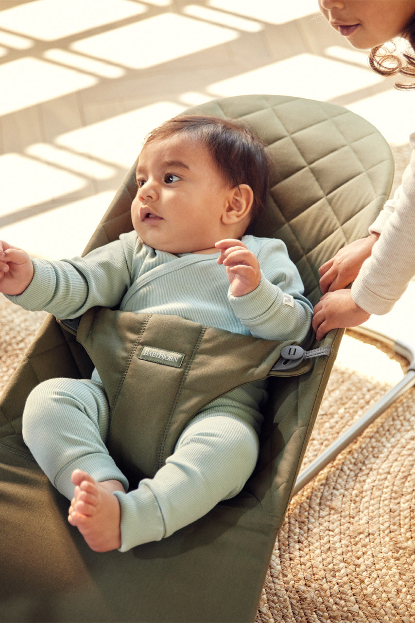 バウンサーBliss ウーブン ダークグリーン / ベビービョルン