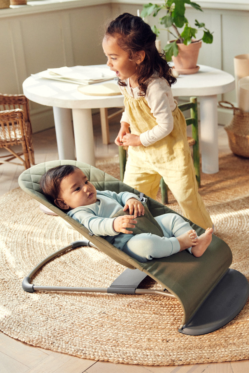 バウンサーBliss ウーブン ダークグリーン / ベビービョルン